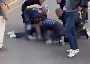 Motosikletten yola savruldu, durumu kritik!