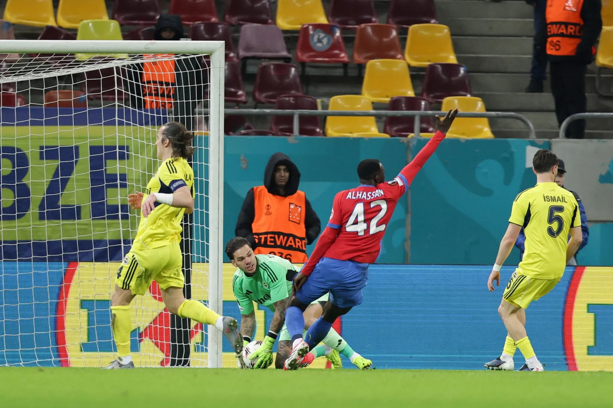 Spor yazarları FCSB - Fenerbahçe maçını değerlendirdi! - 10