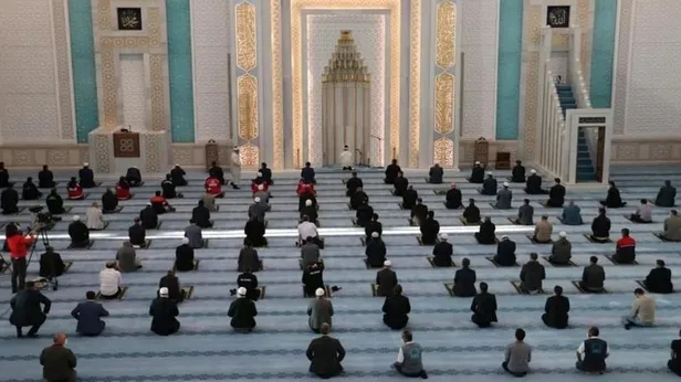 cuma-hutbesi-12-kasim-2021-cuma-hutbesinin-konusu-nedir-diyanet-cuma-hutbesi-konusu-indir-turkce-arapca-1636634131071.jpg Diyanet Cuma hutbesi konusu indir Türkçe- Arapça! Cuma hutbesi 12 Kasım 2021: Cuma hutbesinin konusu nedir?-2