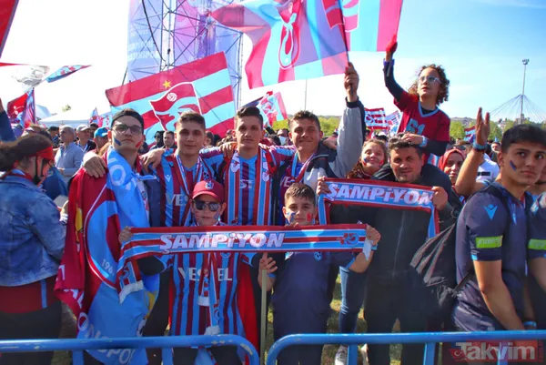 Yenikapı'da bordo-mavi coşku! Trabzonspor taraftarından ışık şov - 33