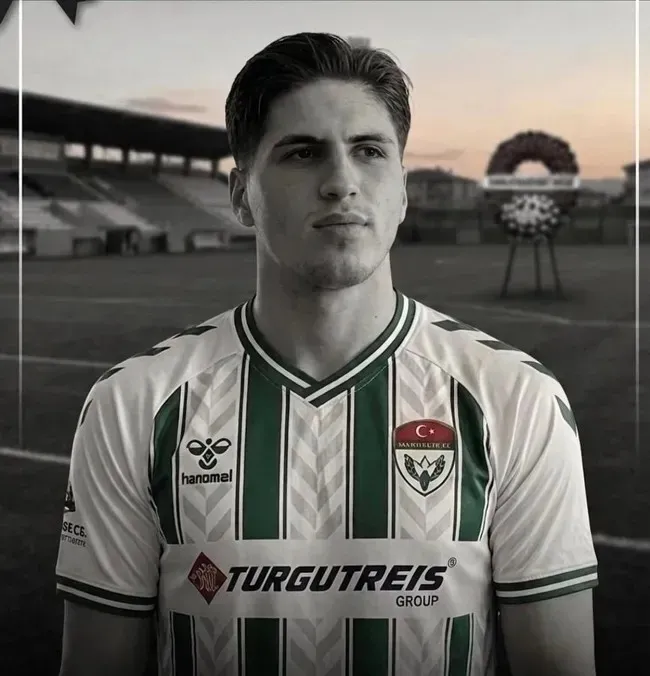 umraniyede-kanli-bulusma-kadayifcioglu-veliaht-yakalandi-1774109267885.jpeg Arabulucu olmaya gitti, kurşuna geldi! Kimdir bu kadayıfçıoğlu ailesi? "Firari" veliaht kıskıvrak yakalandı!-4