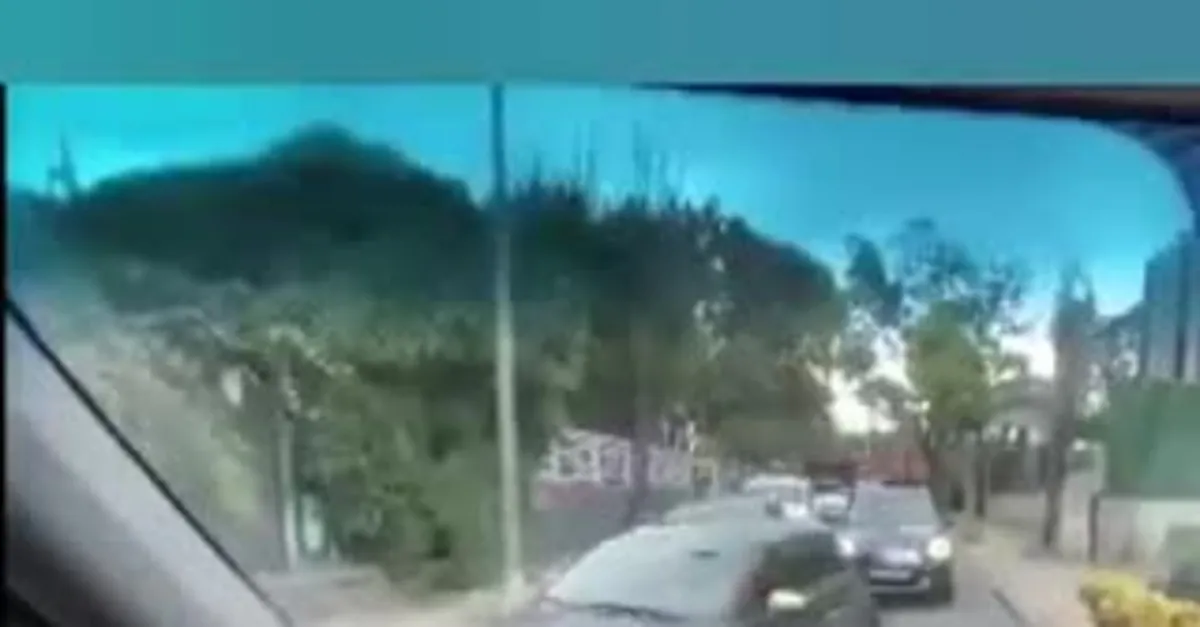 Sağlık Bakanı Fahrettin Koca'dan ambulansa yol vermek istemeyen sürücüye tepki: "Bir hastanın hayatını riske attı"