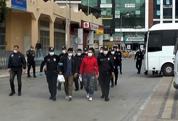 mersinde-teror-orgutu-deasa-operasyon-4-tutuklama-1609858286576.jpeg Mersin’de terör örgütü DEAŞ'a operasyon: 4 tutuklama-4