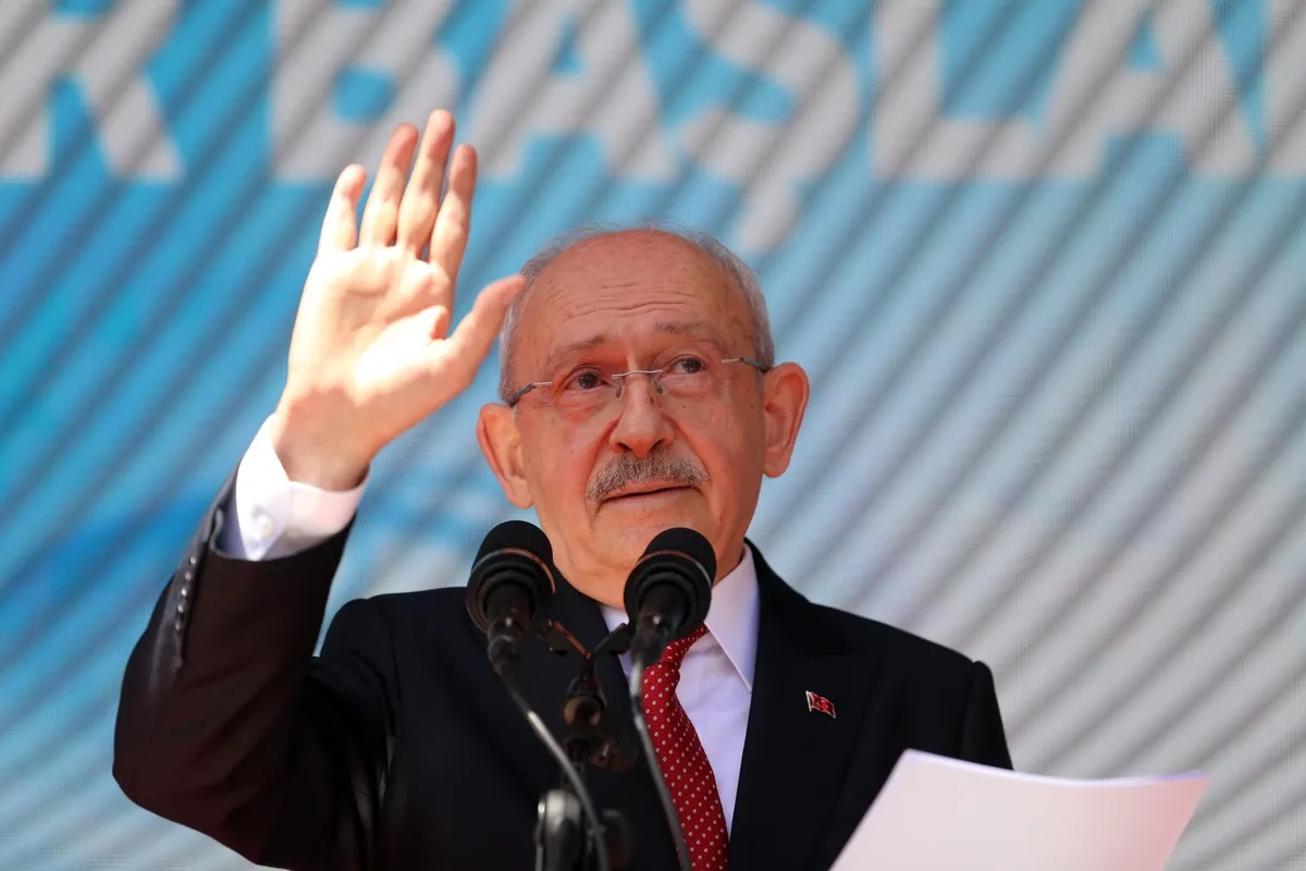 chpdeki-ic-savasta-rotayi-onlar-belirleyecek-kilicdaroglu-makamda-ozel-sahada-90-vekil-pusuda-1780212018214.jpeg CHP'deki iç savaşta rotayı onlar belirleyecek: Kılıçdaroğlu makamda Özel sahada 90 vekil pusuda!-7