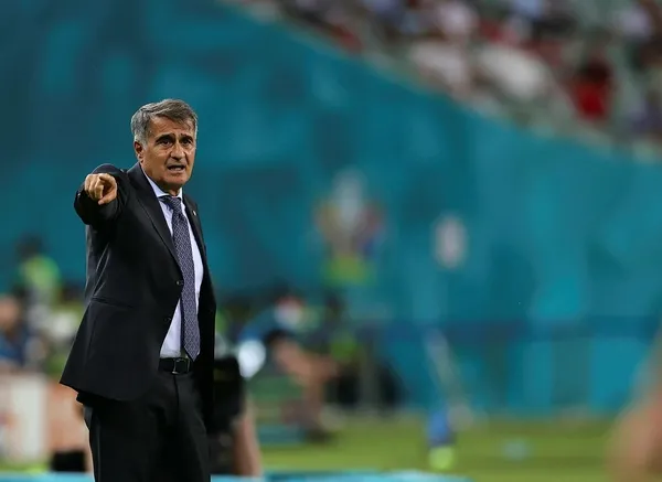 senol-gunesten-flas-besiktas-aciklamasi-gorusmeler-basladi-mi-1666705673778.jpeg Şenol Güneş'ten flaş Beşiktaş açıklaması! Görüşmeler başladı mı?-3