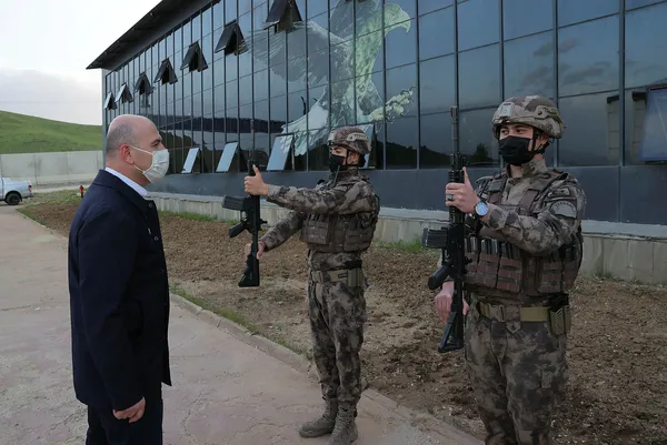 son-dakika-icisleri-bakani-suleyman-soylu-oldurulen-turuncu-kategorideki-teroristin-3-sivilin-katili-oldugunu-duyurdu-1620842660422.jpg Son dakika! İçişleri Bakanı Süleyman Soylu öldürülen turuncu kategorideki teröristin 3 sivilin katili olduğunu duyurdu-3