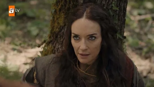 destanda-nefesler-tutuldu-akkiz-ulu-ecenin-casidi-olan-alacanin-cezasini-boyle-kesti-1652820644610.jpg Destan'da nefesler tutuldu: Akkız, Ulu Ece’nin çaşıdı olan Alaca’nın cezasını böyle kesti!-5