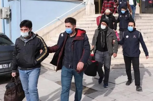 Denizli'de 8 FETÖ hükümlüsü yakalandı