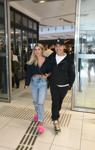 Mustafa Sandal'dan meslektaşlarının yılbaşı konser ücretlerine polemik yaratacak sözler: Yemeyin bizi!