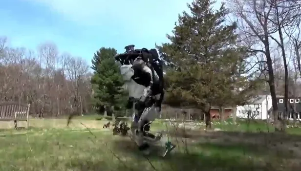 Atlas Robot bomba gibi geliyor!
