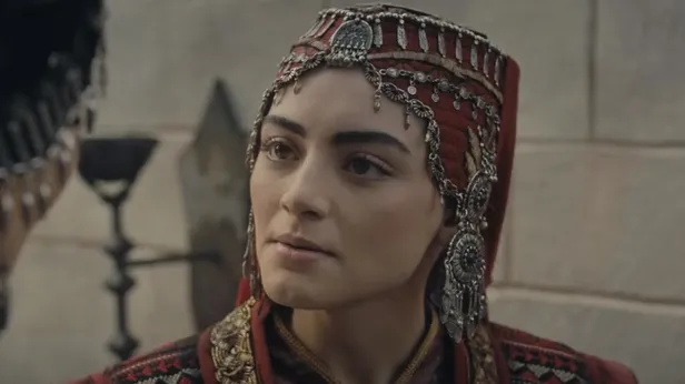 saman-altindan-su-yurutuyor-kurulus-osman-47-bolum-2-fragmaninda-er-meydani-buz-kesti-enkaza-dondurecek-1614018439871.jpg Saman altından su yürütüyor! Kuruluş Osman 47. bölüm 2. fragmanında er meydanı buz kesti enkaza döndürecek-12