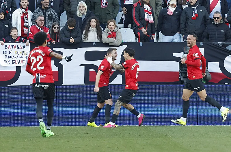 Fenerbahçe eski yıldızına yeniden forma giydirecek! - 21