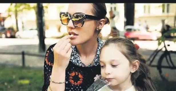 Meryem Uzerli ve kızı Lara atıştırdı