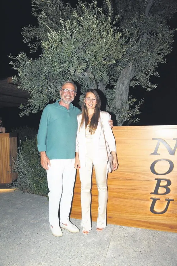 yildirim-carpti-1654461260232.jpeg Miss Turkey güzeli Şevval Şahin'i Bodrum'da 'Yıldırım' çarptı!-5