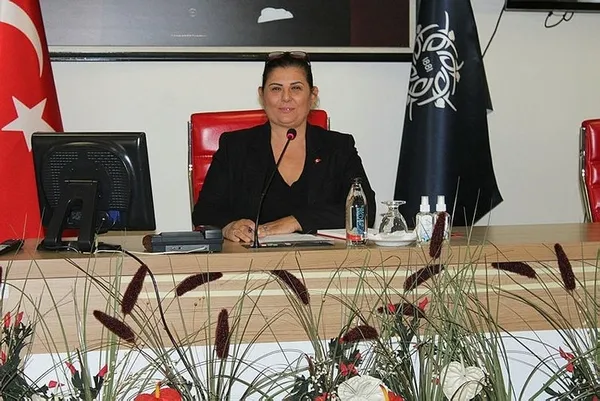 CHP’li Özlem Çerçioğlu’ndan Aydın’da lağım belediyeciliği! ASKİ tarlaları bataklığa çevirdi-5