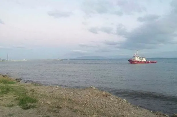 marmarada-karaya-oturan-romorkore-yardima-giden-bot-alabora-oldu-1635177247880.jpeg Marmara'da karaya oturan römorköre yardıma giden bot alabora oldu!-2