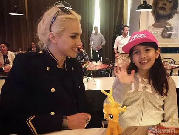 Birsen Bekgöz, 1980 Yılında Almanya'nın Berlin Kentinde Dünyaya Geldi. Birsen Bekgöz Aslen Ankaralıdır. Dört Kardeşi Vardır.