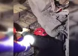 Ekipler enkazda zamanla yarıştı! 12 yaşındaki Emir'in kurtarma anlarına ilişkin yeni görüntüler ortaya çıktı