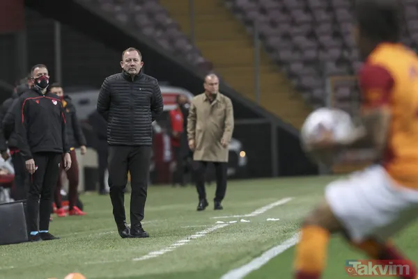 Galatasaray - Beşiktaş derbisindeki penaltı kararları doğru mu? Erman Toroğlu yorumladı - 18