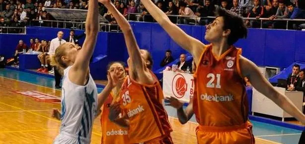 Aslan, Tarsus’u geçti: 71-69