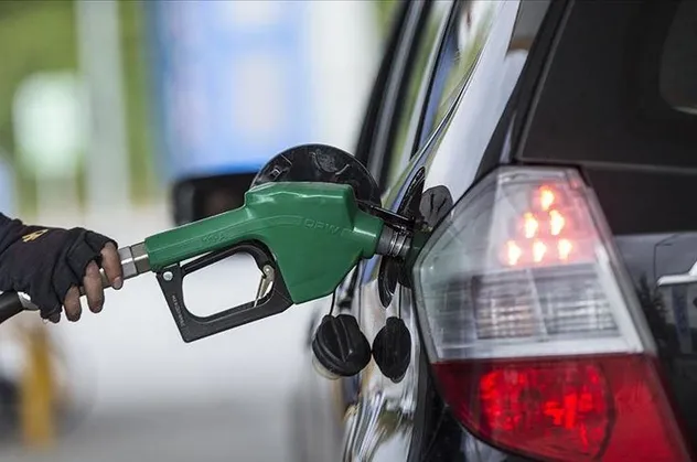 Benzine 5 kuruş zam | 5 Mayıs Salı akaryakıt zammı (Güncel benzin fiyatlar)