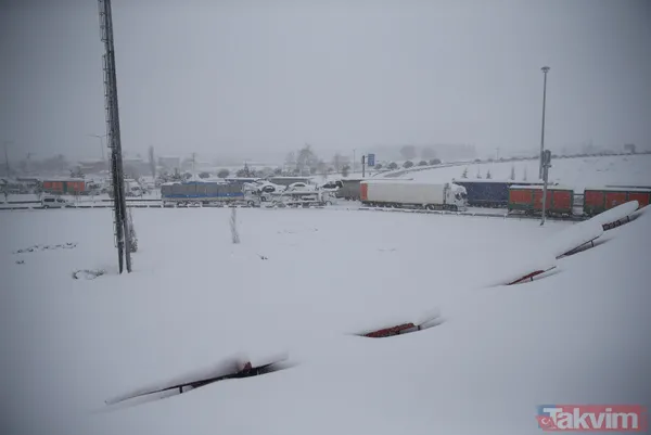 SON DAKİKA: Beyaz esaret! Balıkesir-Susurluk yolu saatlerdir kapalı - 25