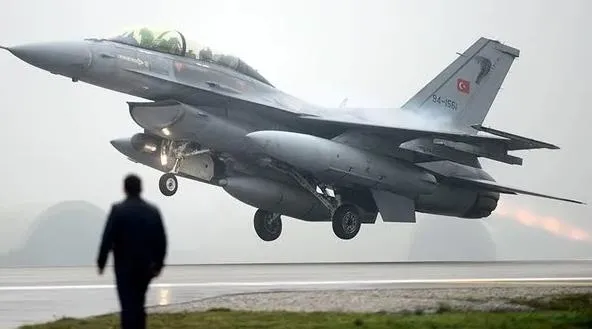 bakan-yasar-gulerin-aciklamasi-sonrasi-merak-konusu-oldu-eurofighter-typhoon-ozellikleri-neler-f-35-ile-arasin-1700247937439.jpeg Bakan Yaşar Güler'in açıklaması sonrası merak konusu oldu! Eurofighter Typhoon özellikleri neler? F-35 ile arasındaki hangi farklar var?-13