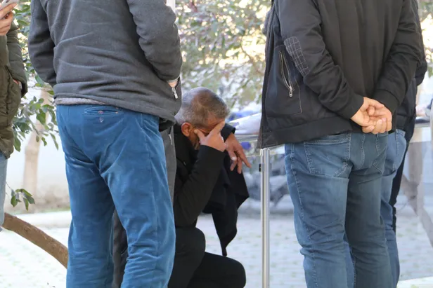 Antalya'da korkunç olay! Panjuru kaldırınca dehşete düştüler!-3