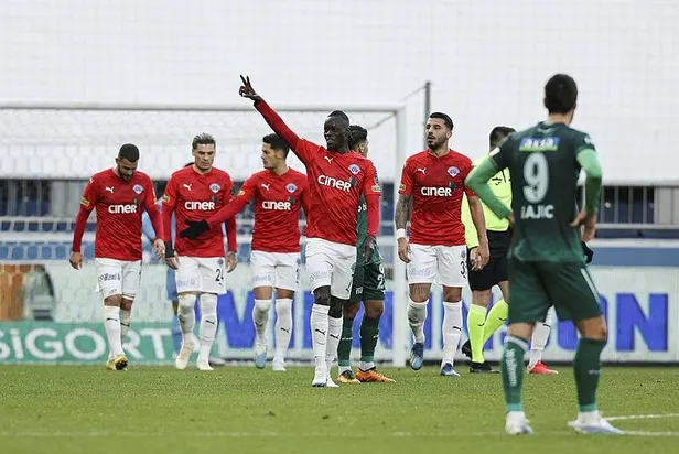 istanbulda-gol-yagmuru-kasimpasa-giresunspor-5-1-mac-sonucu-1675267925605.jpeg İstanbul'da gol yağmuru! Kasımpaşa Giresunspor 5-1 | MAÇ SONUCU-4