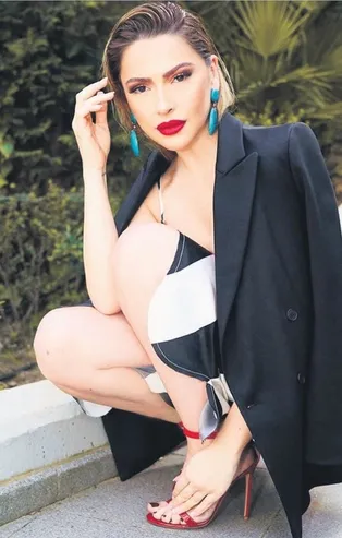 Rüküş Hadise! Hayranları eleştirdi sevgilisi Kaan Yıldırım sahip çıktı...