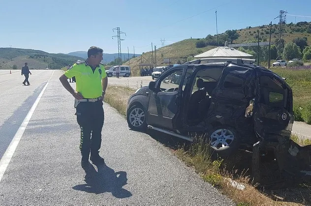 Erzincan’da feci kaza: 3 ölü, 6 yaralı