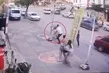 Ankara’da genç kızları korumak isteyen 72 yaşındaki adam tekme tokat darbedildi: Şüpheliler gözaltında