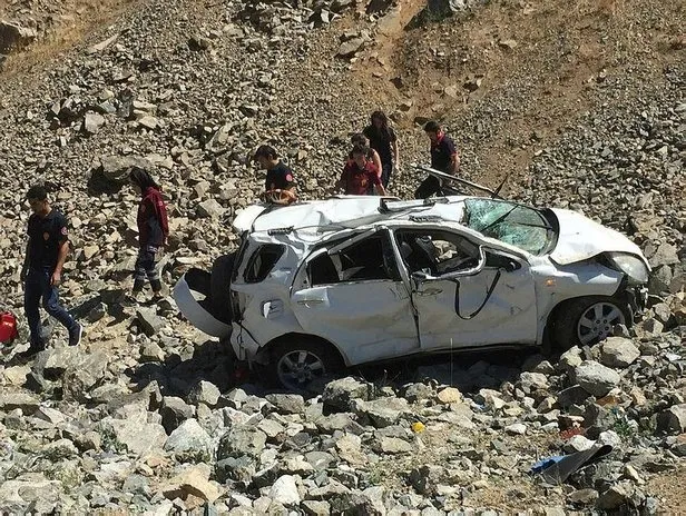 Artvin De Otomobil Ucuruma Yuvarlandi 1 Olu 2 Yarali Takvim