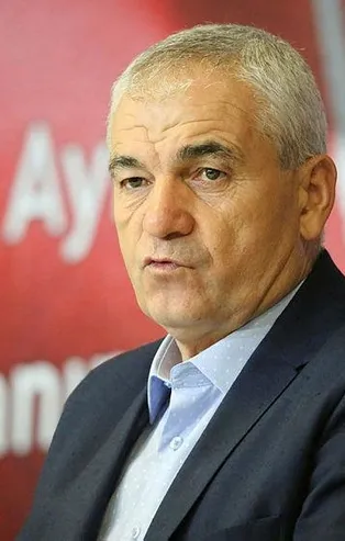 Demir Grup Sivasspor, teknik direktör Rıza Çalımbay ile 1 yıllık sözleşme imzaladı