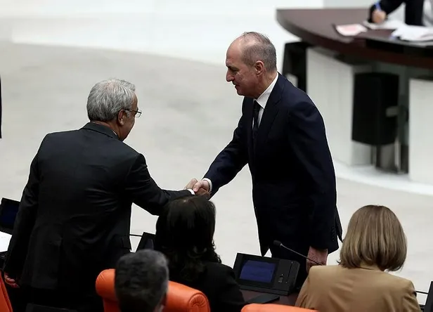 ak-partili-numan-kurtulmusun-konusmasi-sirasinda-chpli-isimlerin-provokatif-girisimleri-tbmmde-tansiyonu-yukse-1670262821735.jpeg AK Partili Numan Kurtulmuşun konuşması sırasında CHP'li isimlerin provokatif girişimleri TBMM'de tansiyonu yükseltti-7