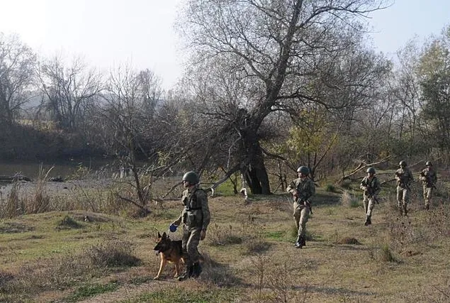 Yunan’a kaçarken yakalandılar