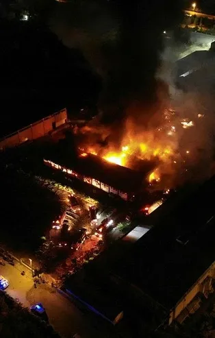 Elazığ Organize Sanayi Bölgesinde fabrika yangını!