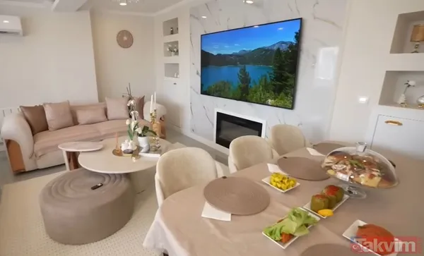 Oturma Odası Didem Kınalı Oturma Odasında İse 2 Kanepe Ve Bir Yemek Masasına Yer Verdi.