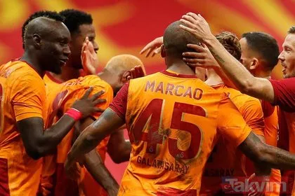 Galatasaray’da 6 ismin bileti kesildi! Herkes Belhanda ve Feghouli derken...