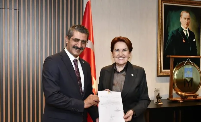 mustakil-secim-diyen-meral-pes-pese-kara-haber-iyi-parti-kurucular-kurulu-uyesi-mesut-ozarslan-da-partisinden-1703015291613.jpeg