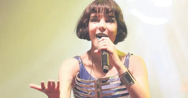 Müzisyen Gaye Su Akyol'a kabin şoku! Pegasus gitarlar için 3 bin 500 liralık fatura çıkardı