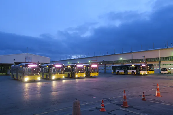 İETT otobüslerinden sonra tramvay da bozuldu! Vatandaşlar yine çile çekti-3