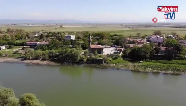 Bursa'da ibadete açılan tarihi cami manzarasıyla görenleri hayran bırakıyor