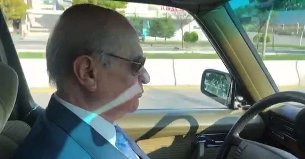MHP Genel Başkanı Bahçeli’den klasik otomobille Başkent turu... O şarkı eşliğinde işte böyle gezdi