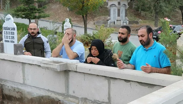 dilara-sahinin-son-sozleri-mezar-tasina-yazildi-allah-devletimize-zeval-vermesin-1666245467949.jpeg Dilara Şahin'in son sözleri mezar taşına yazıldı: Allah devletimize zeval vermesin-2