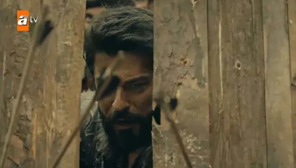 kurulus-osmanda-nefesler-tutuldu-osman-bey-ve-alplari-inegol-kalesine-boyle-girdi-1652303513766.jpg Kuruluş Osman’da nefesler tutuldu: Osman Bey ve alpları İnegöl Kalesi’ne böyle girdi!-3