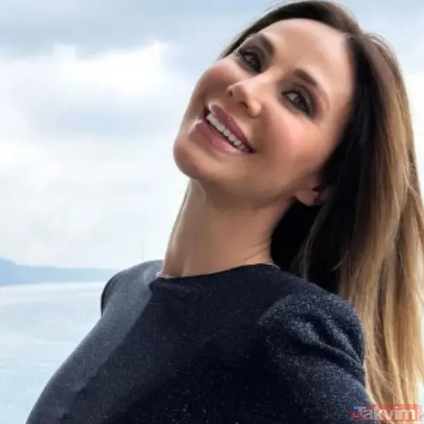 2 çocuk annesi Demet Şener’den yırtmaçlı elbisesi ile havalı pozlar! “Var mı daha güzeli?” deyip paylaştı! - 4