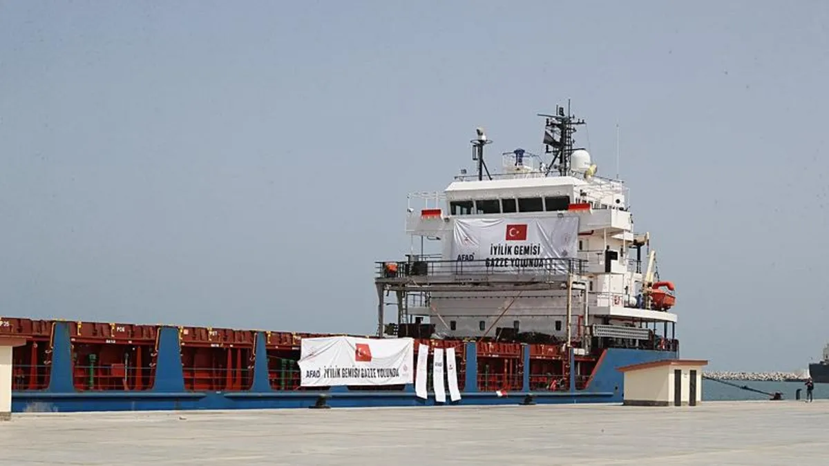 Türkiye'nin Gazze'ye yardımları sürüyor! 8'inci insani yardım gemisi, Mısır'ın El-Ariş limanına vardı