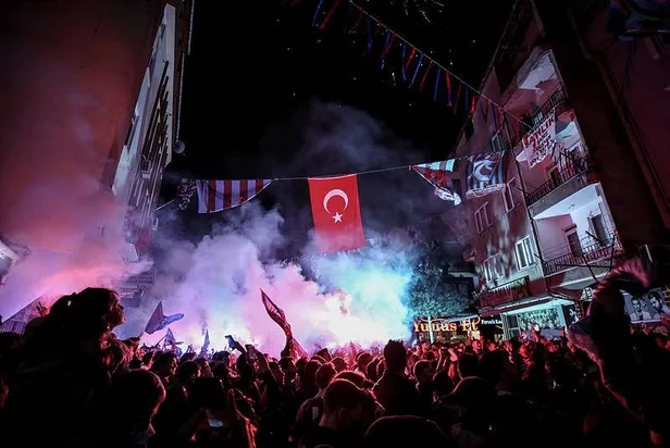 ulas-ozdemir-kaleme-aldi-sampiyon-trabzonsporun-hikayesi-1-1651440372087.jpeg Ulaş Özdemir kaleme aldı: Şampiyon Trabzonspor'un hikayesi 1-7