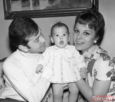 Yeşilçam yıldızı Hülya Koçyiğit yeşil mayosuyla boy gösterdi! 56 yıllık eşi Selim Soydan ile tatil keyfini böyle çıkardı - 2